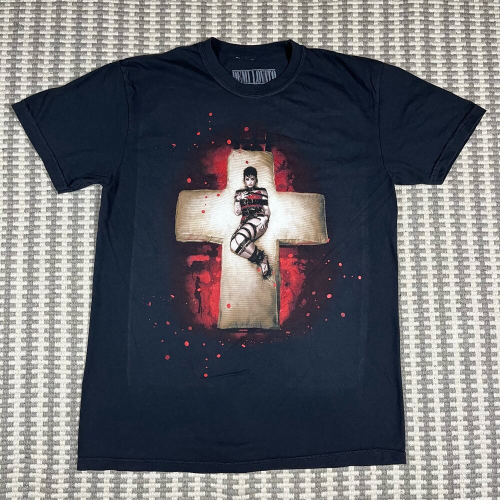 NWOT Offical‎ Demi Lovato Cross Bed TShirt Holy Fvck Size MEDIUM New